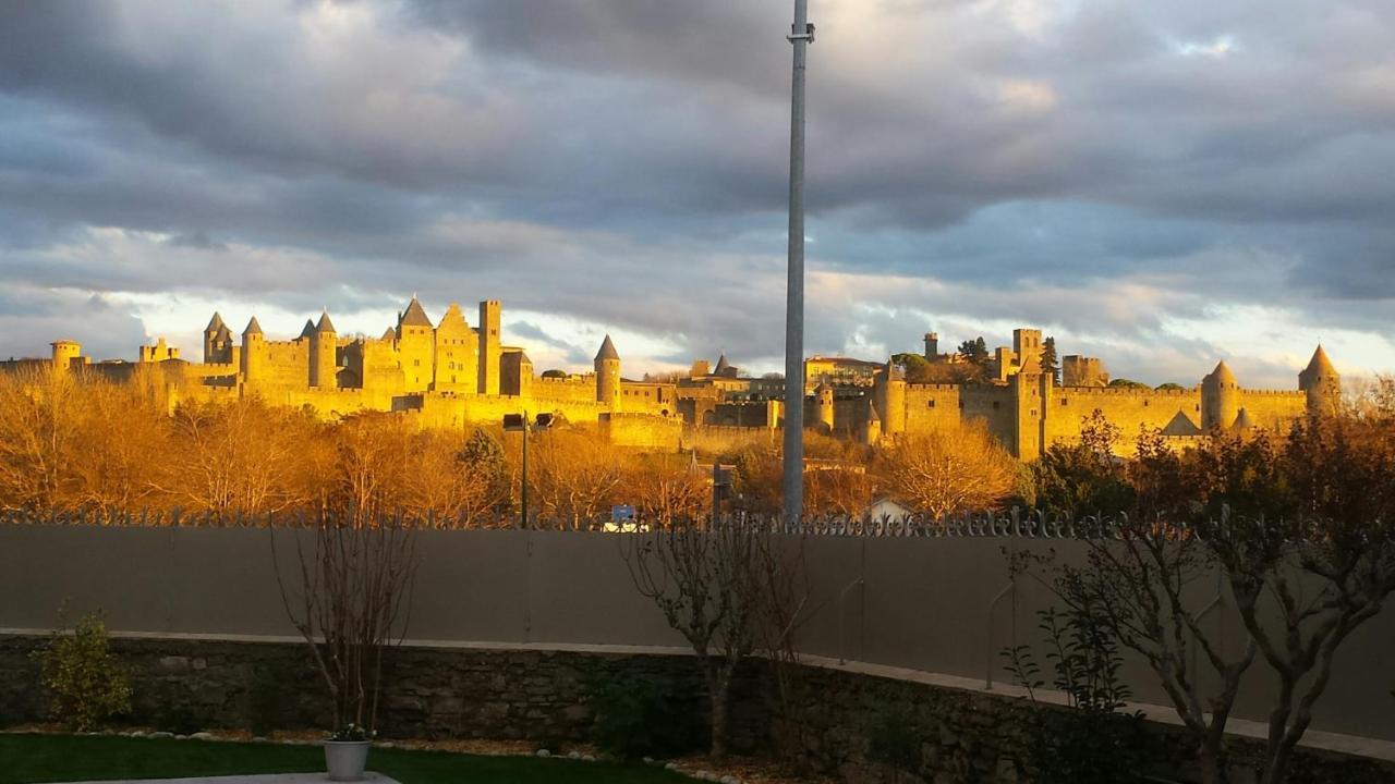 Sur Le Quai Carcassonne Exterior foto